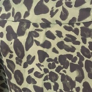 💚3/$25 Jessica London size 18 green leopard skirt